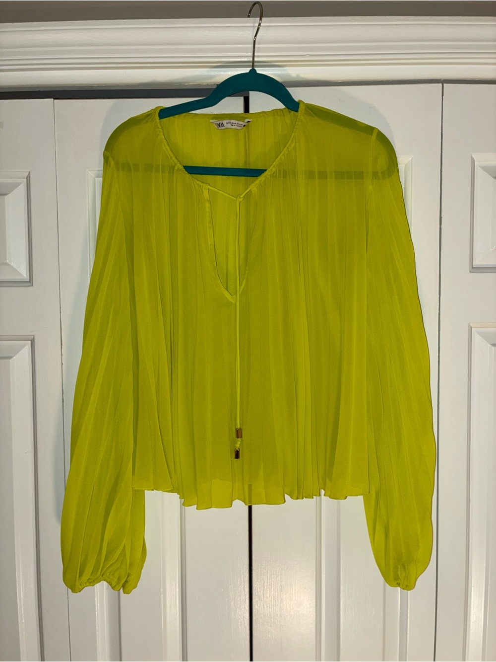 Zara sz M neon yellow pleated blouse